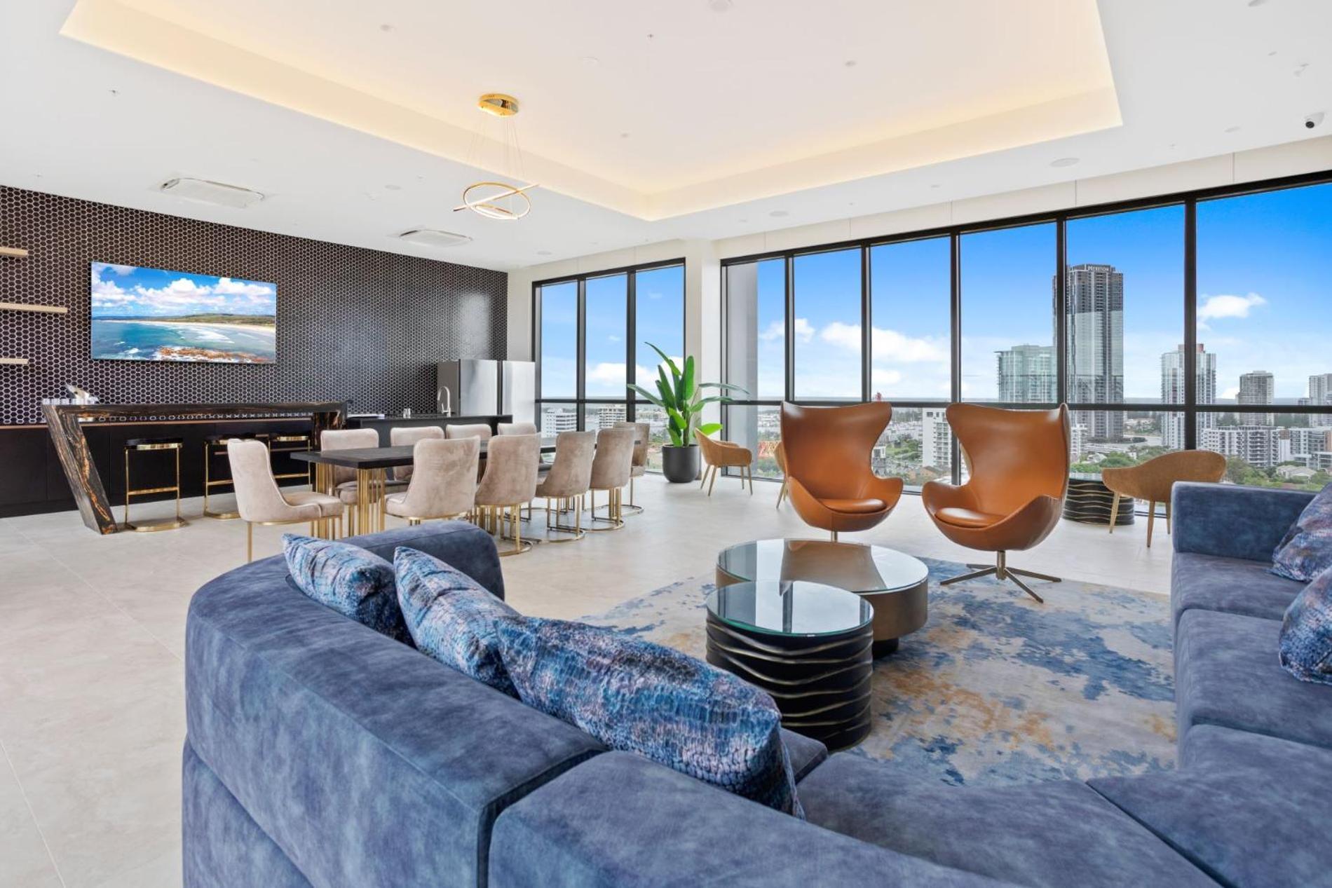 Luxury 2-bedroom - Tryp Apartment
