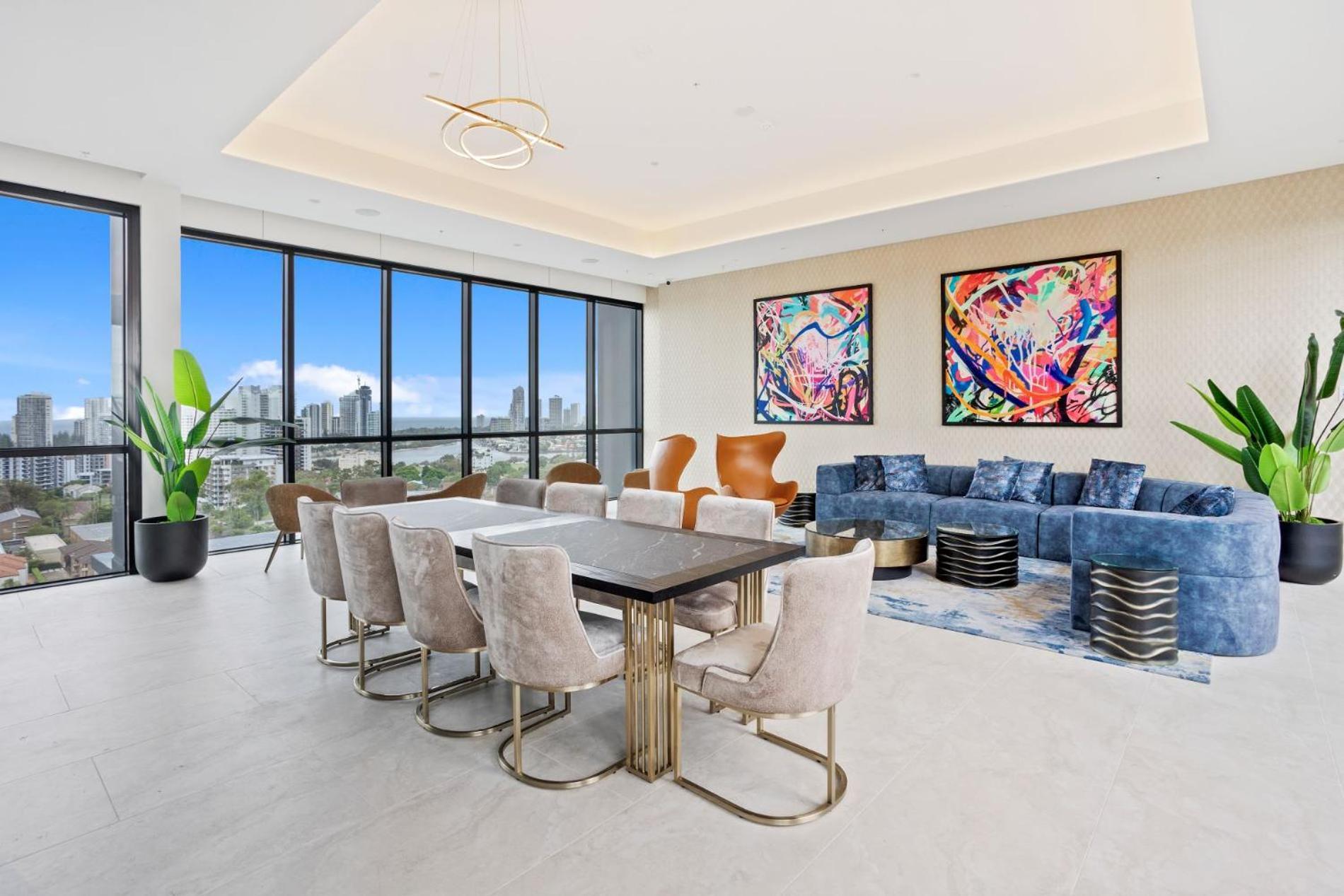 Luxury 2-bedroom - Tryp Apartment